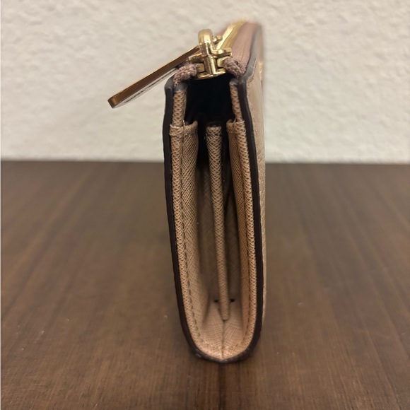 Michael Kors Blush Leather Wallet - Picture 2 of 15